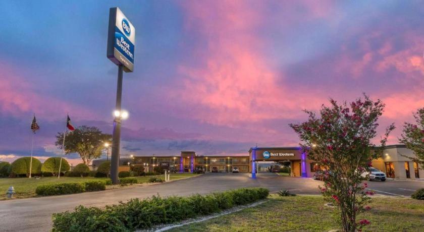 Best Western Taylor Inn Buitenkant foto