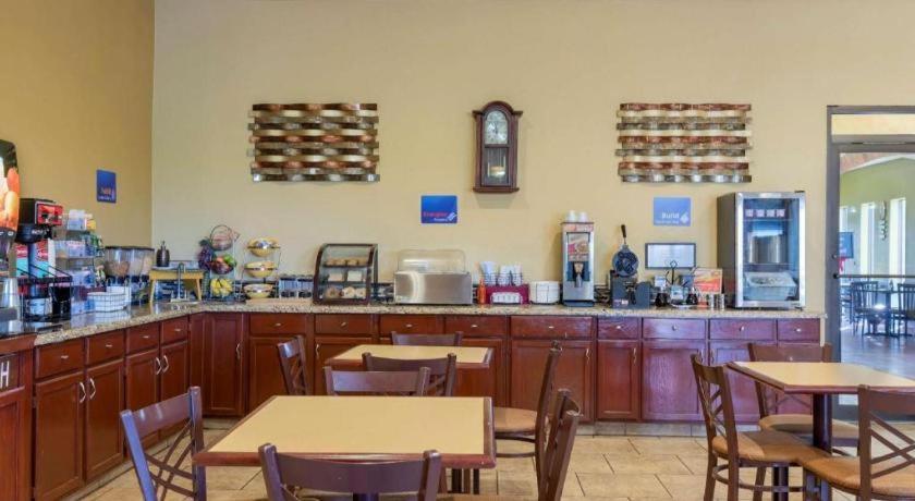 Best Western Taylor Inn Buitenkant foto